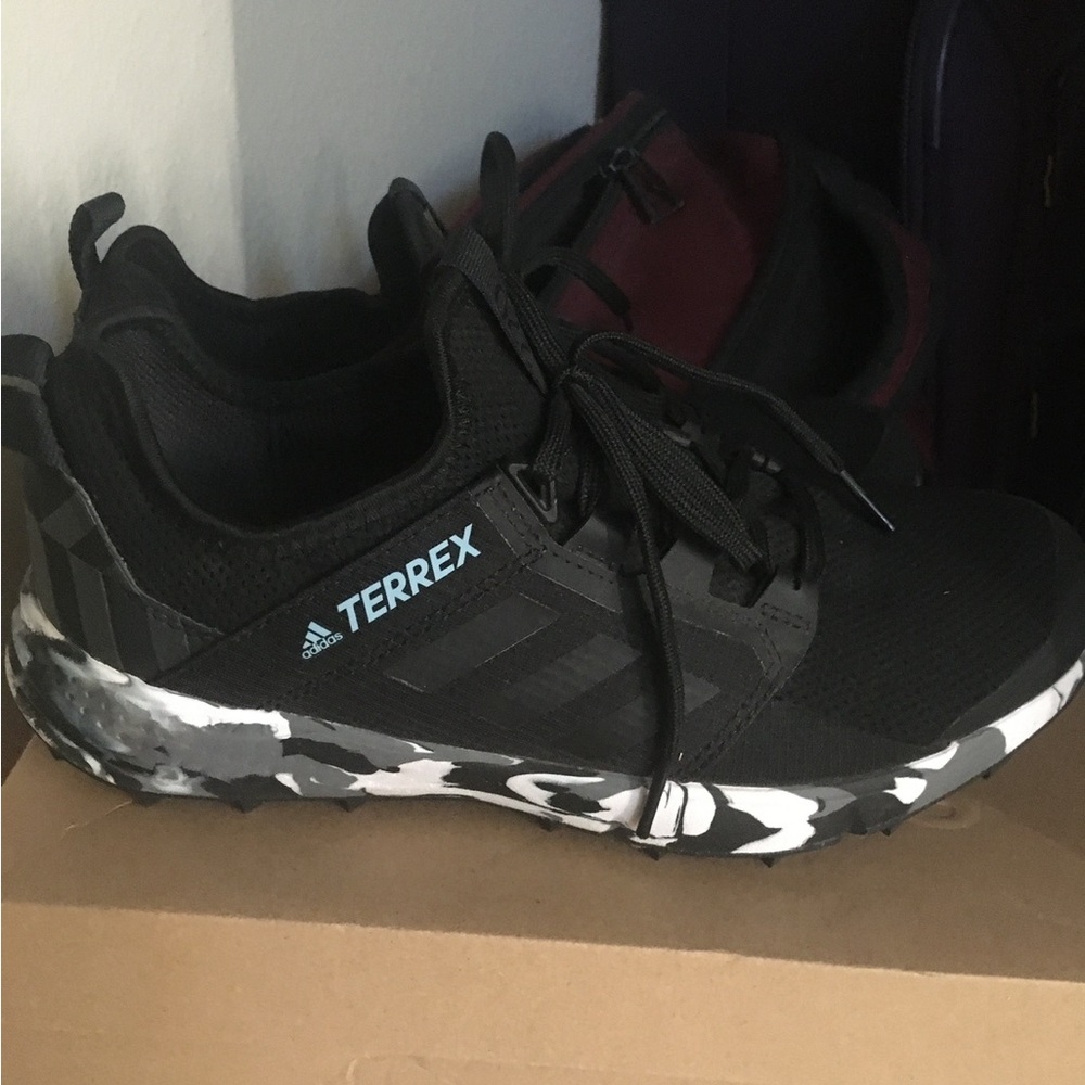 Adidas Terrex Black Sneakers - Picture 2 of 2